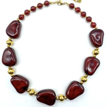 Collar de cuentas burdeos